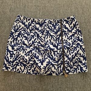 NWOT Blue and white Lilly Pulitzer skort with zipper detail size 0